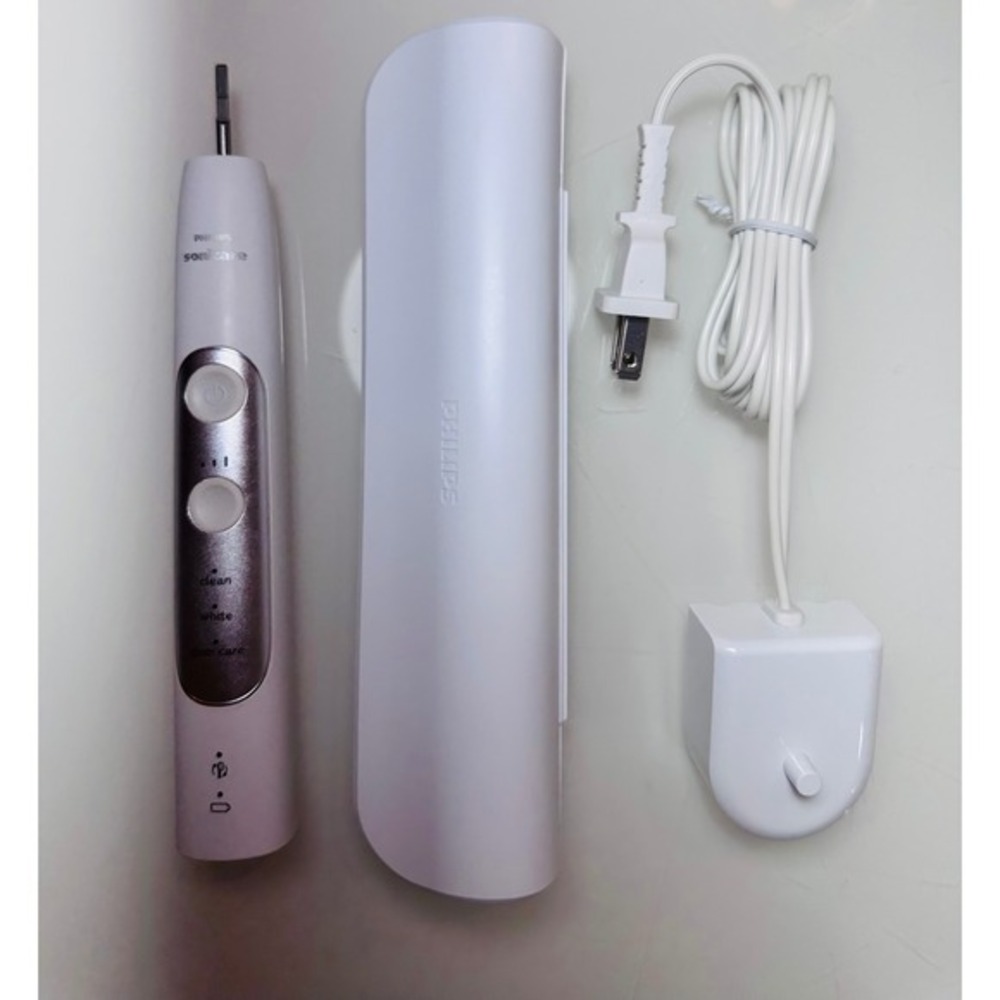 Philips Sonicare ExpertClean 7300 HX751V Rechargeable Toothbrush Case White